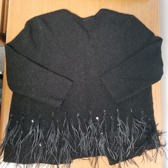 💕Chico's 0 black and feather cardigan. - Picture 7 of 8